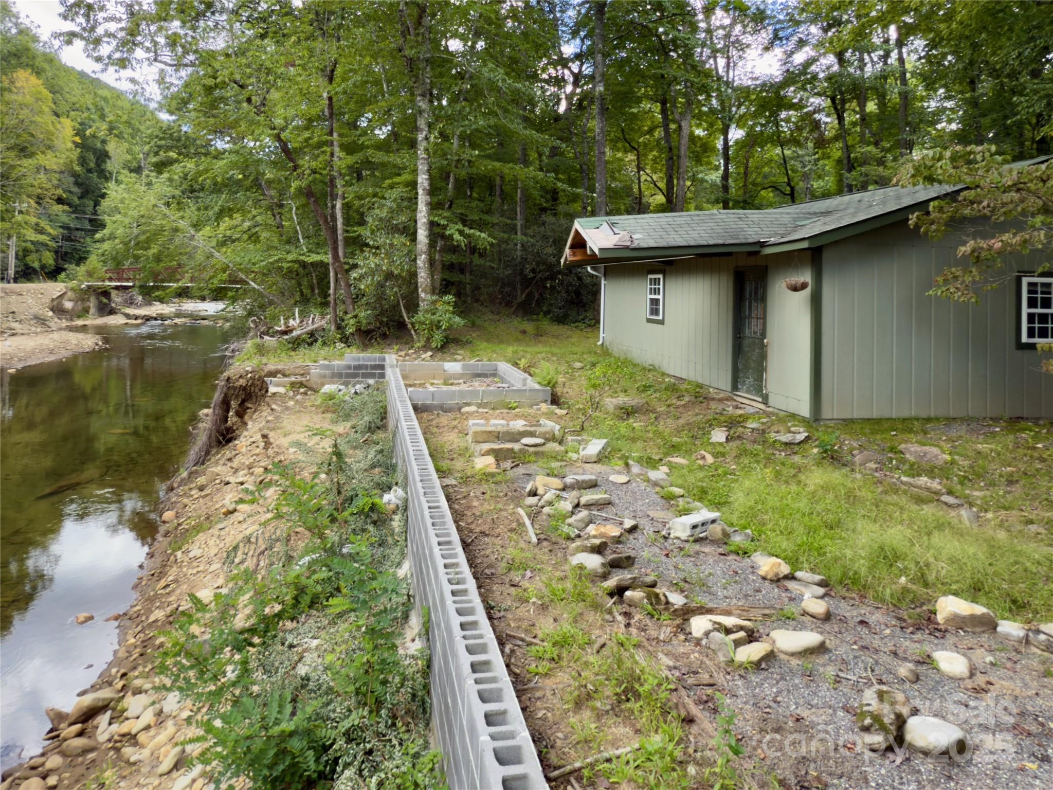 124 Sweetwater Ridge Burnsville NC 28714