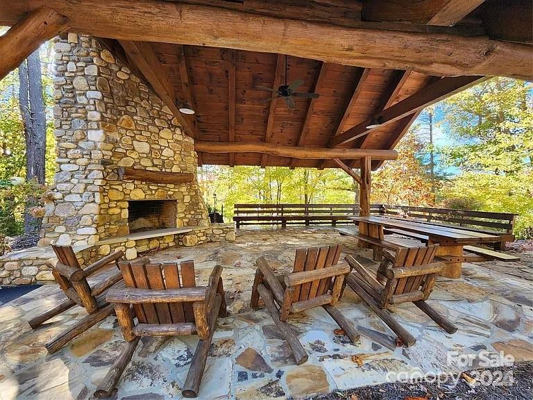 152 Dockside Drive Nebo NC 28761