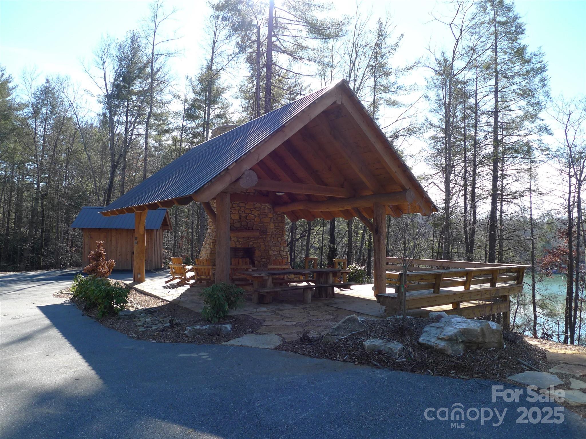 377 Harborside Drive Nebo NC 28761