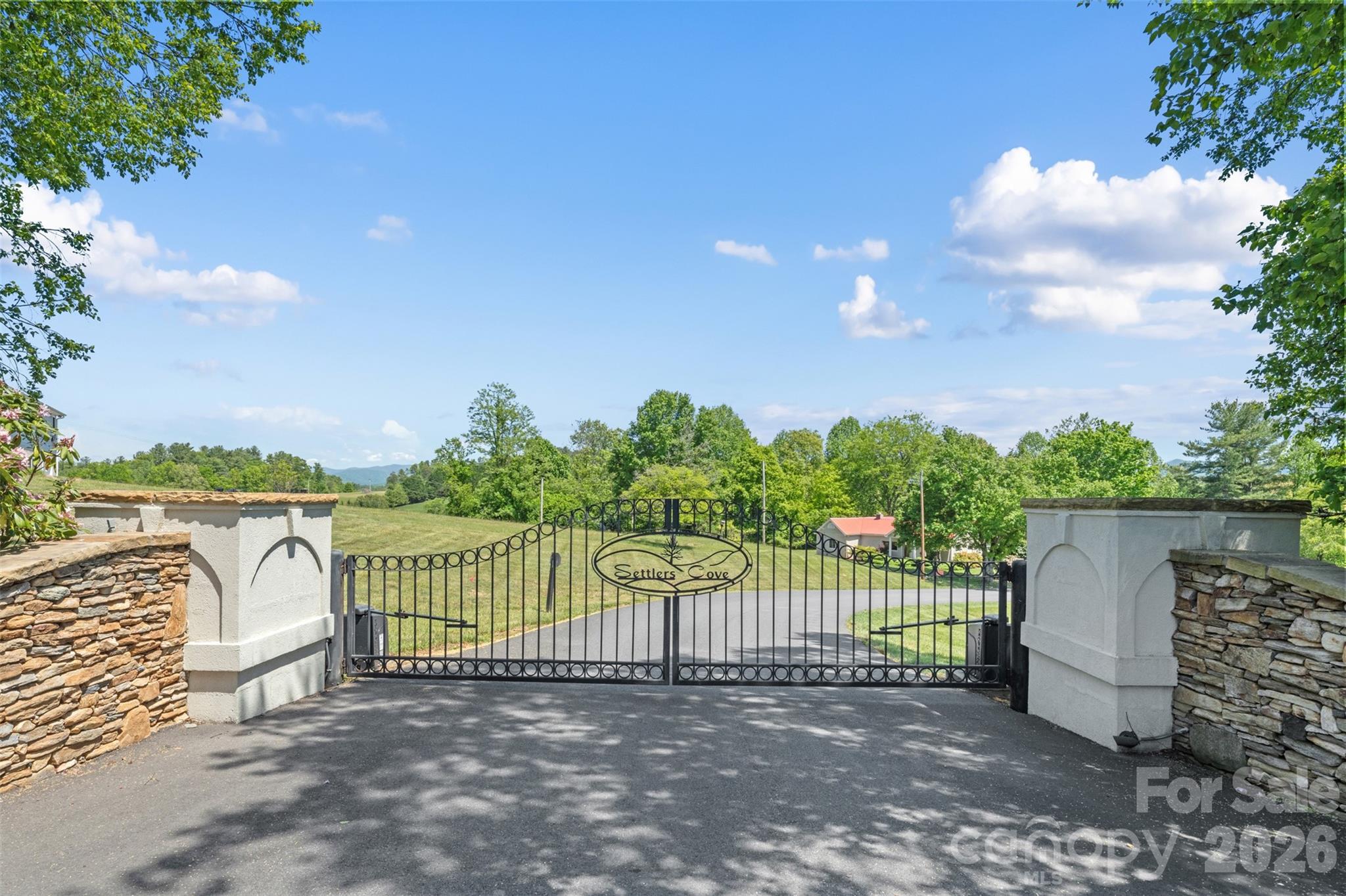 Tbd Peddlers Trail Mars Hill NC 28754