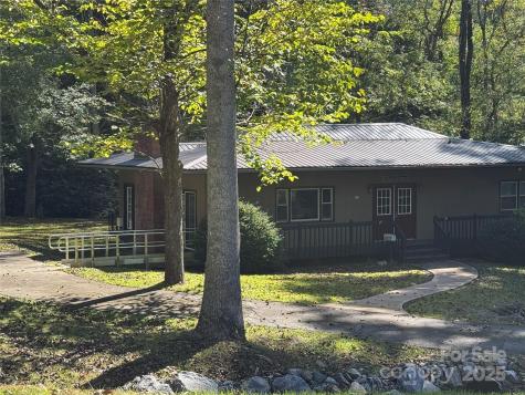 999 Red Oak Forest Road Fairview NC 28730