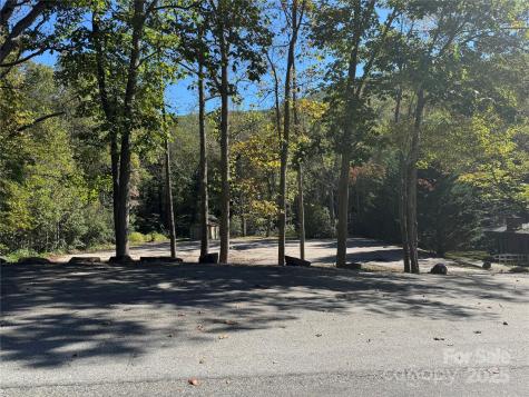 999 Red Oak Forest Road Fairview NC 28730