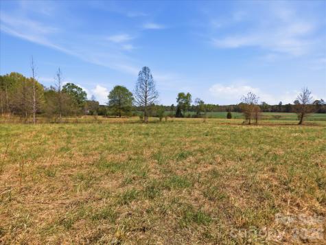 52 Mcmillan Road Cheraw SC 29520