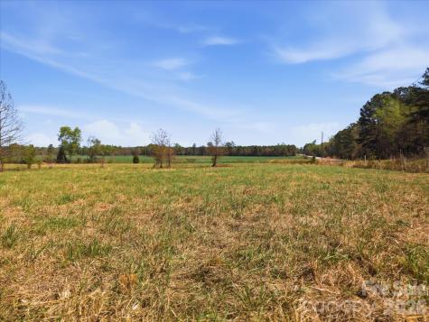 52 Mcmillan Road Cheraw SC 29520