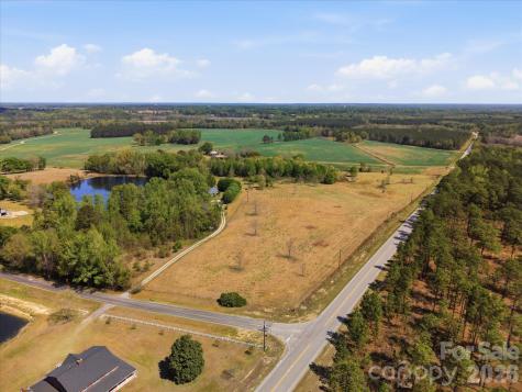 52 Mcmillan Road Cheraw SC 29520