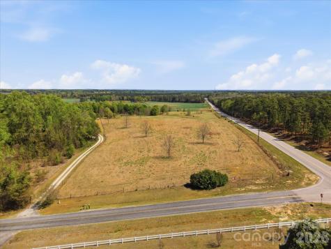 52 Mcmillan Road Cheraw SC 29520