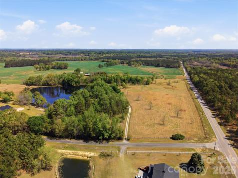 52 Mcmillan Road Cheraw SC 29520