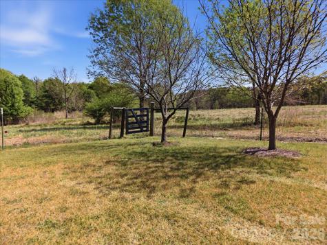 52 Mcmillan Road Cheraw SC 29520