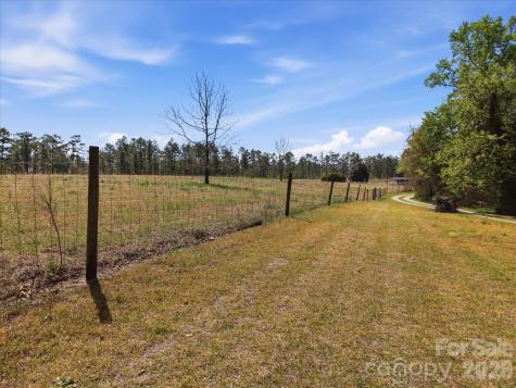 52 Mcmillan Road Cheraw SC 29520