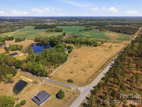 52 Mcmillan Road Cheraw SC 29520