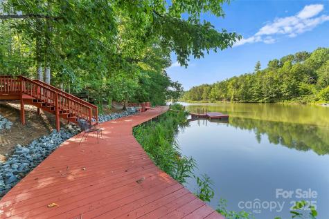 Ville Horizon Drive Nebo NC 28761