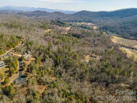 99999 Woodhen Way Horse Shoe NC 28742