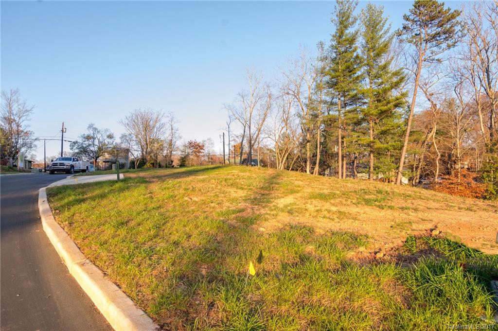 8 Malvern Walk Asheville NC 28806