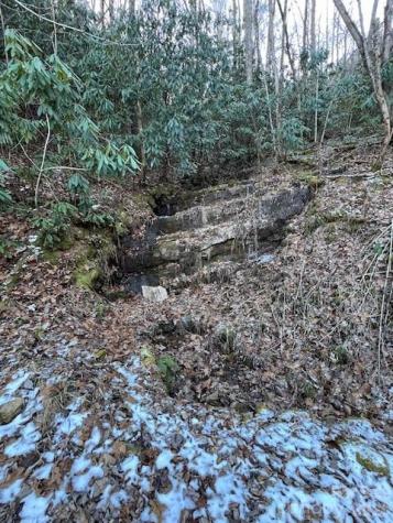621 Round Top Road Almond NC 28702