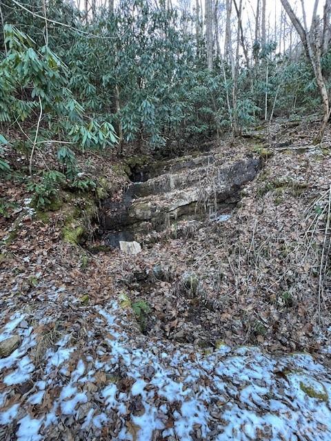 621 Round Top Road Almond NC 28702