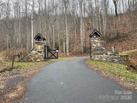 805 Sparkling Falls Road Whittier NC 28789