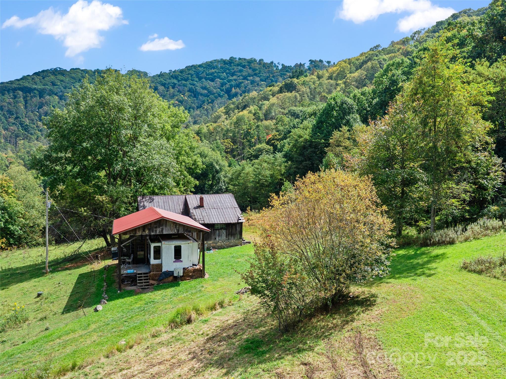 1099 Silas Branch Road Burnsville NC 28714