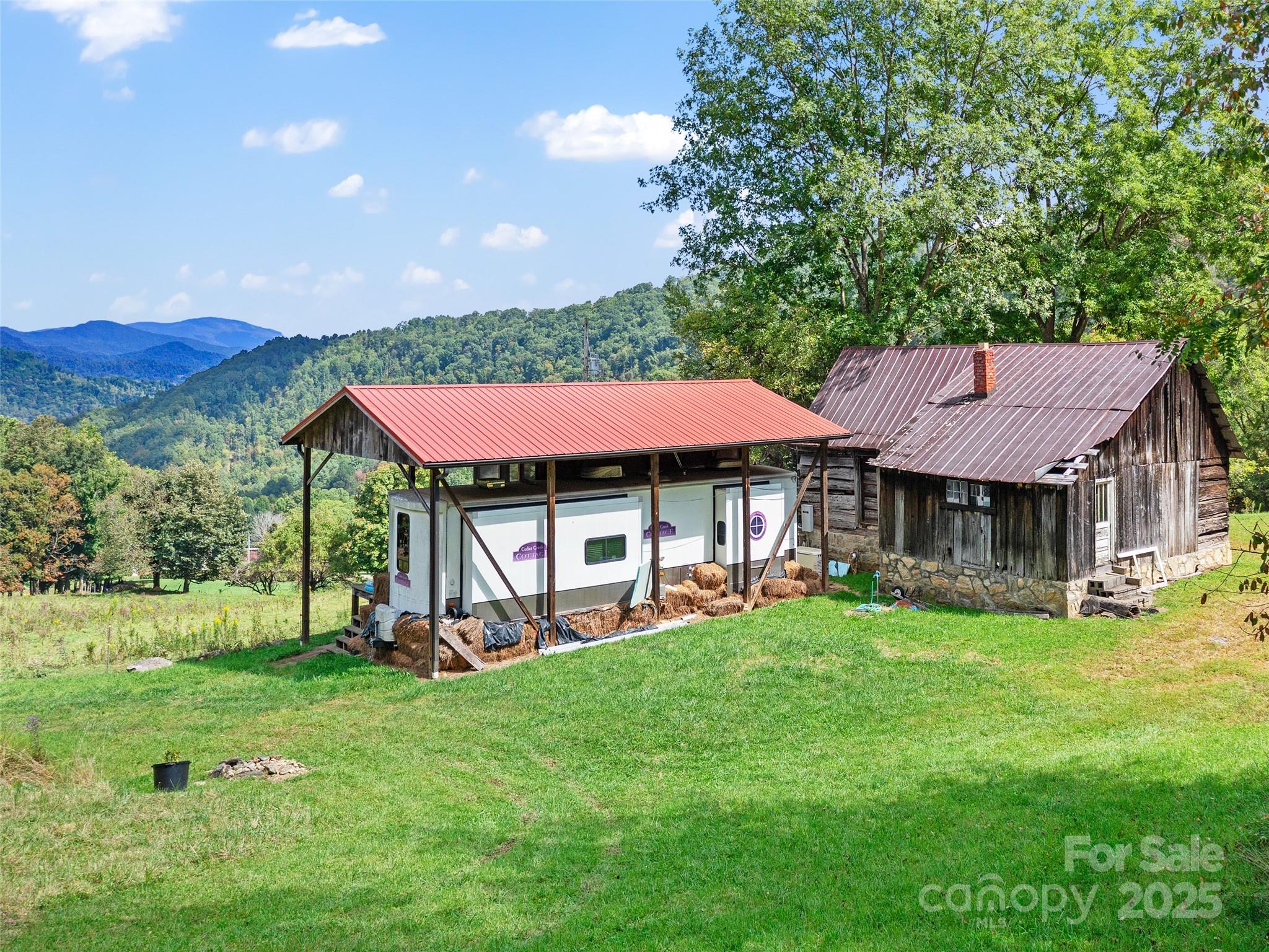 1099 Silas Branch Road Burnsville NC 28714