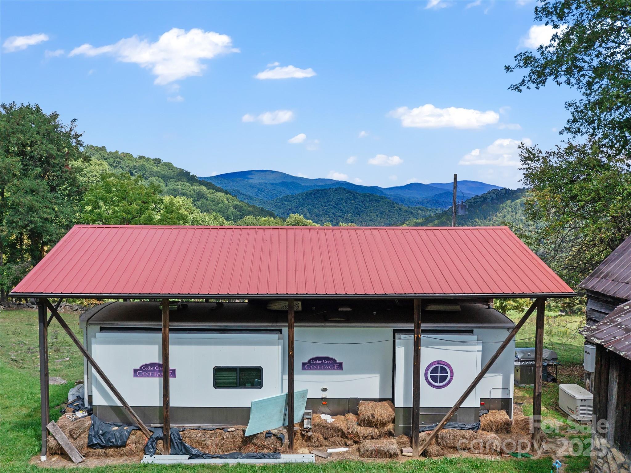 1099 Silas Branch Road Burnsville NC 28714