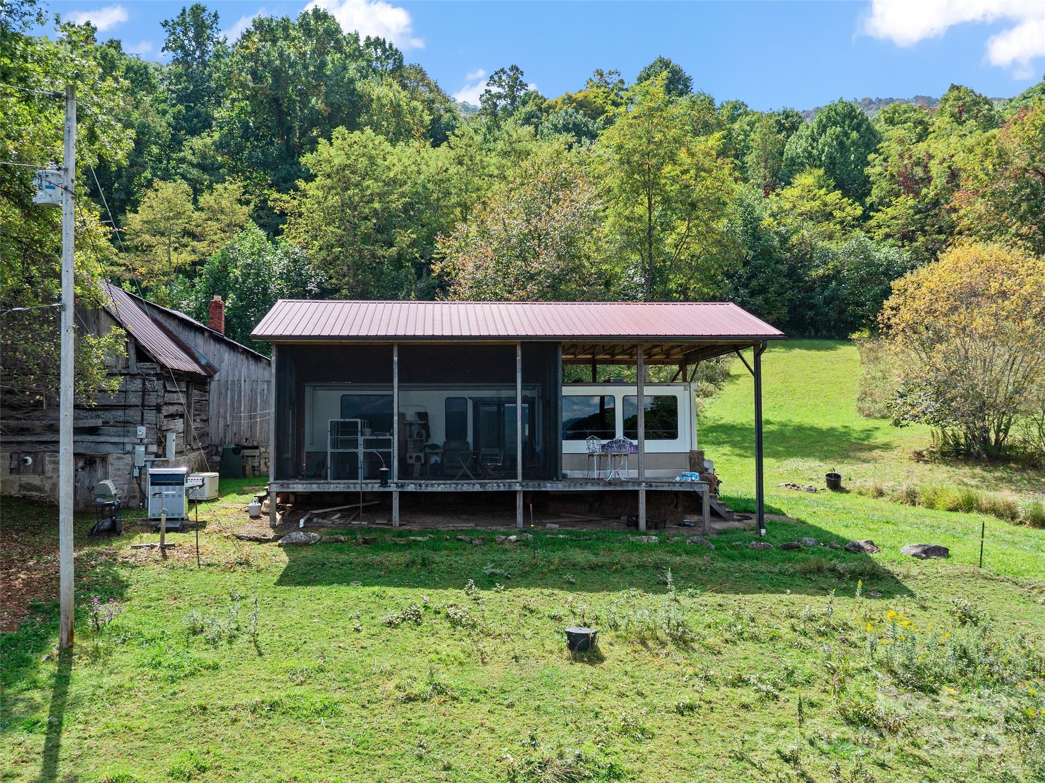 1099 Silas Branch Road Burnsville NC 28714