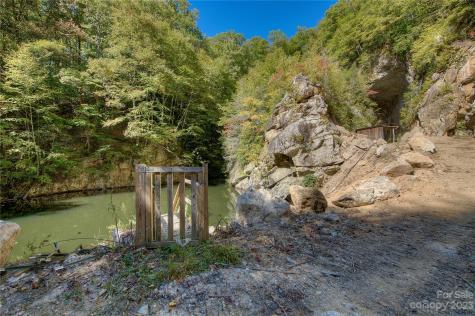 1271 Hoot Owl Road Spruce Pine NC 28777