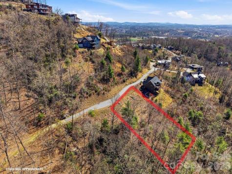 367 Curtain Bluff Hendersonville NC 28791