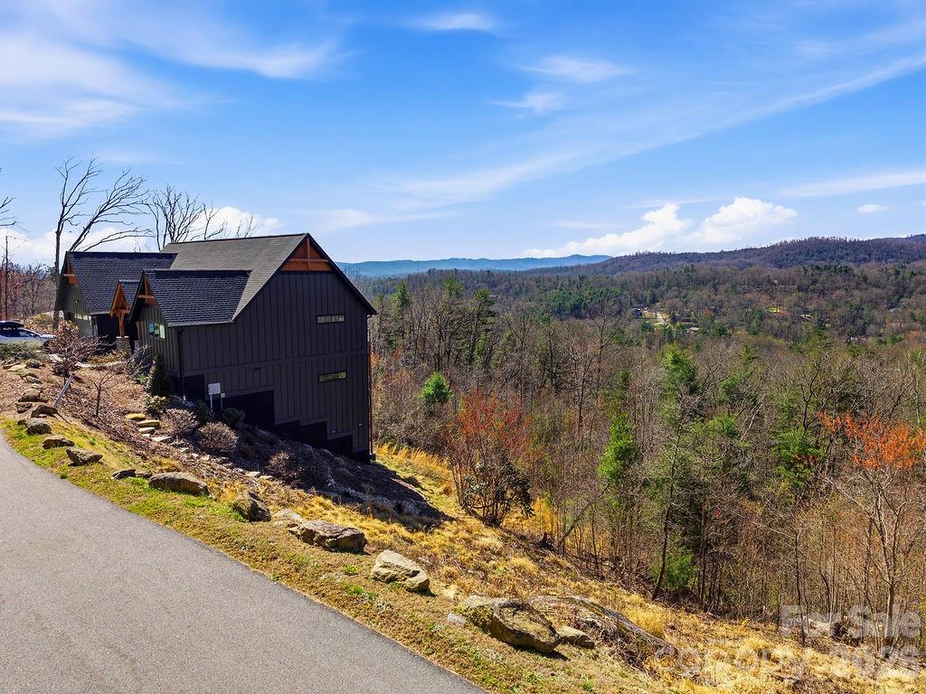 367 Curtain Bluff Hendersonville NC 28791