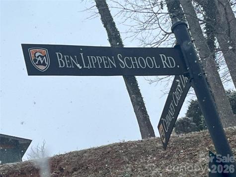 49 Ben Lippen School Road Asheville NC 28806