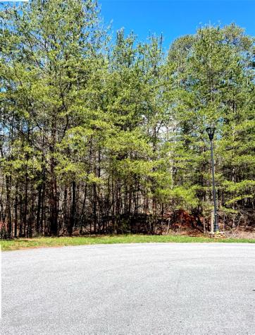 225 Kingfisher Court New London NC 27371