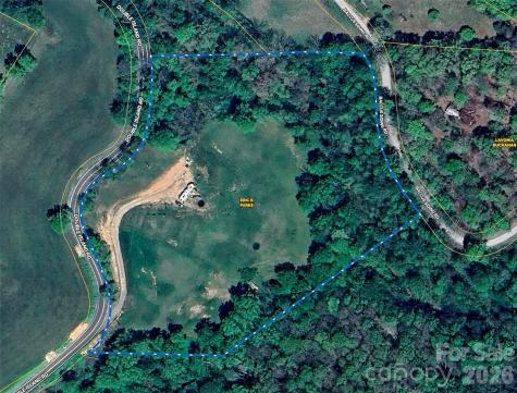 1874 Double Island Road Green Mountain NC 28740