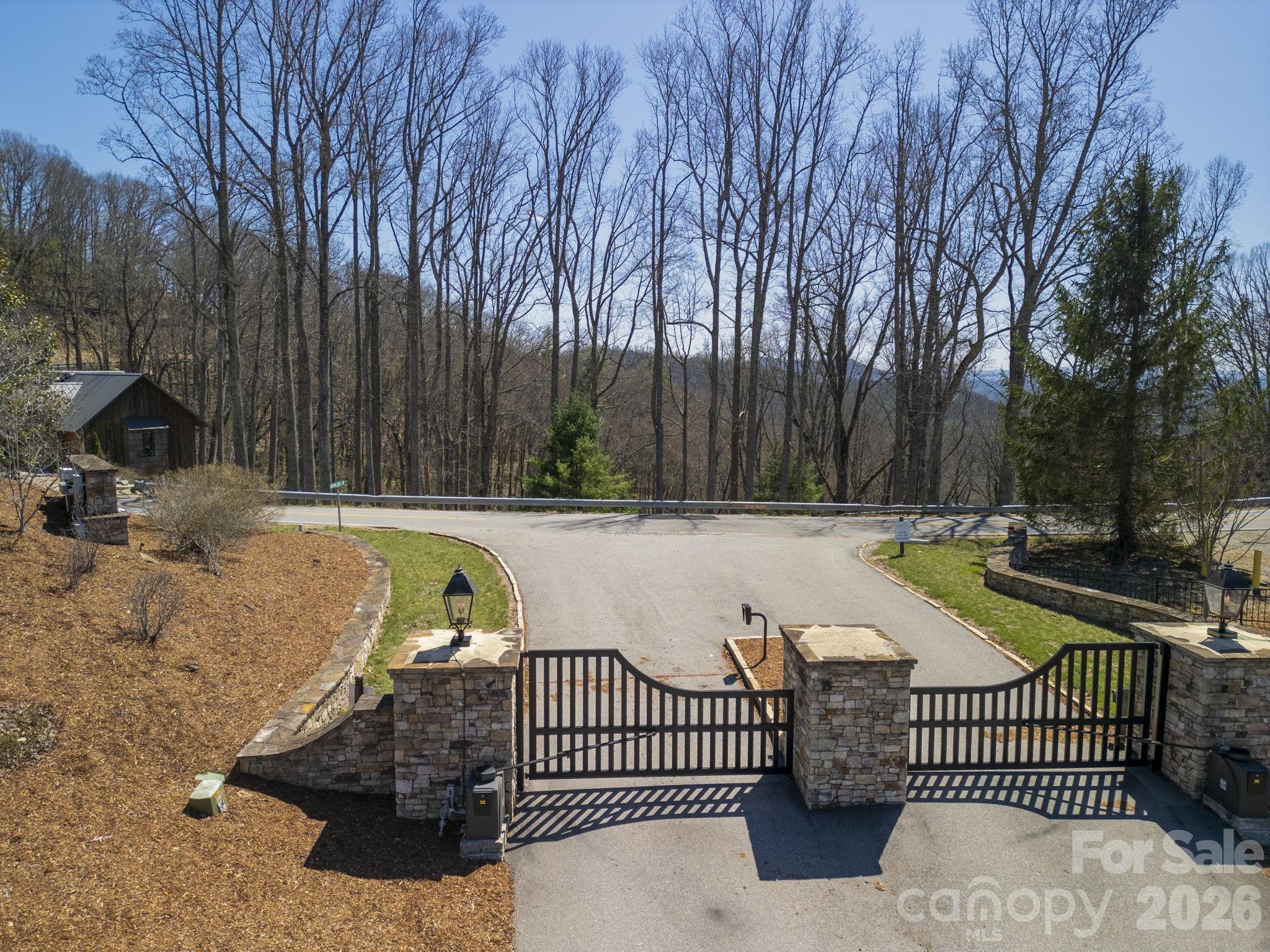 11 Franklin Trace Drive Asheville NC 28804