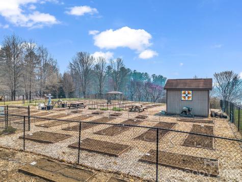 142 Mountain Elder Lane Hendersonville NC 28739