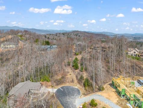 142 Mountain Elder Lane Hendersonville NC 28739