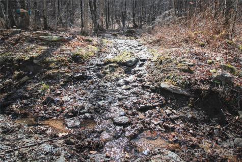 48 Benfield Road Weaverville NC 28787