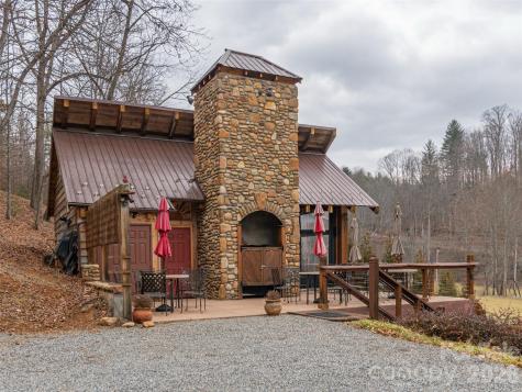 189 Sandys Home Place Mars Hill NC 28754