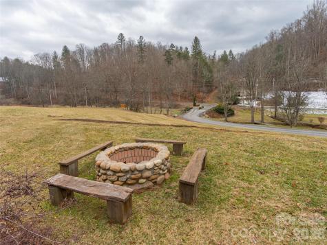 189 Sandys Home Place Mars Hill NC 28754