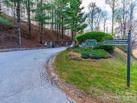 340 Grand Oaks Drive Hendersonville NC 28792