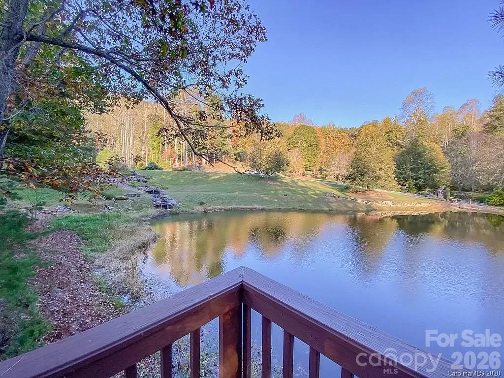 215 Crossvine Trail Hendersonville NC 28739