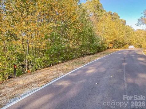 215 Crossvine Trail Hendersonville NC 28739