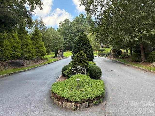 215 Crossvine Trail Hendersonville NC 28739