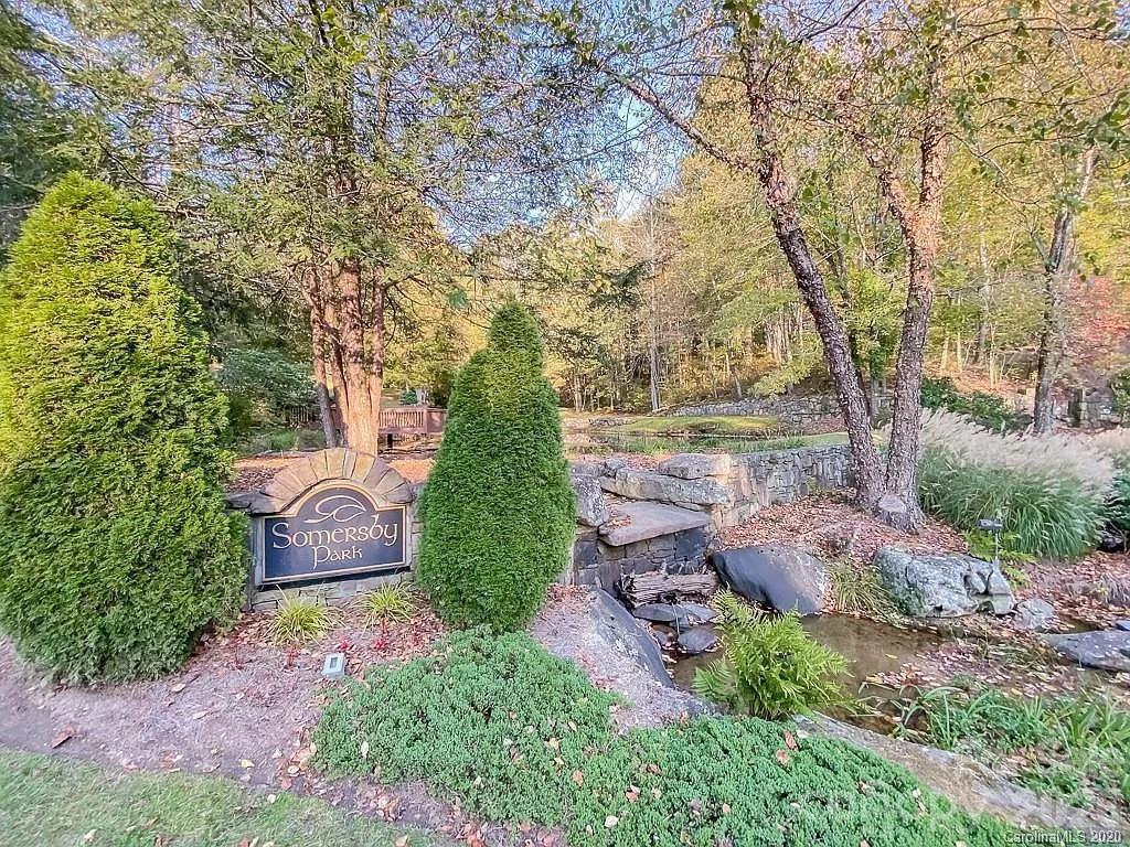 215 Crossvine Trail Hendersonville NC 28739