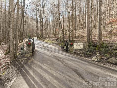1480 Odalu Trail Maggie Valley NC 28751