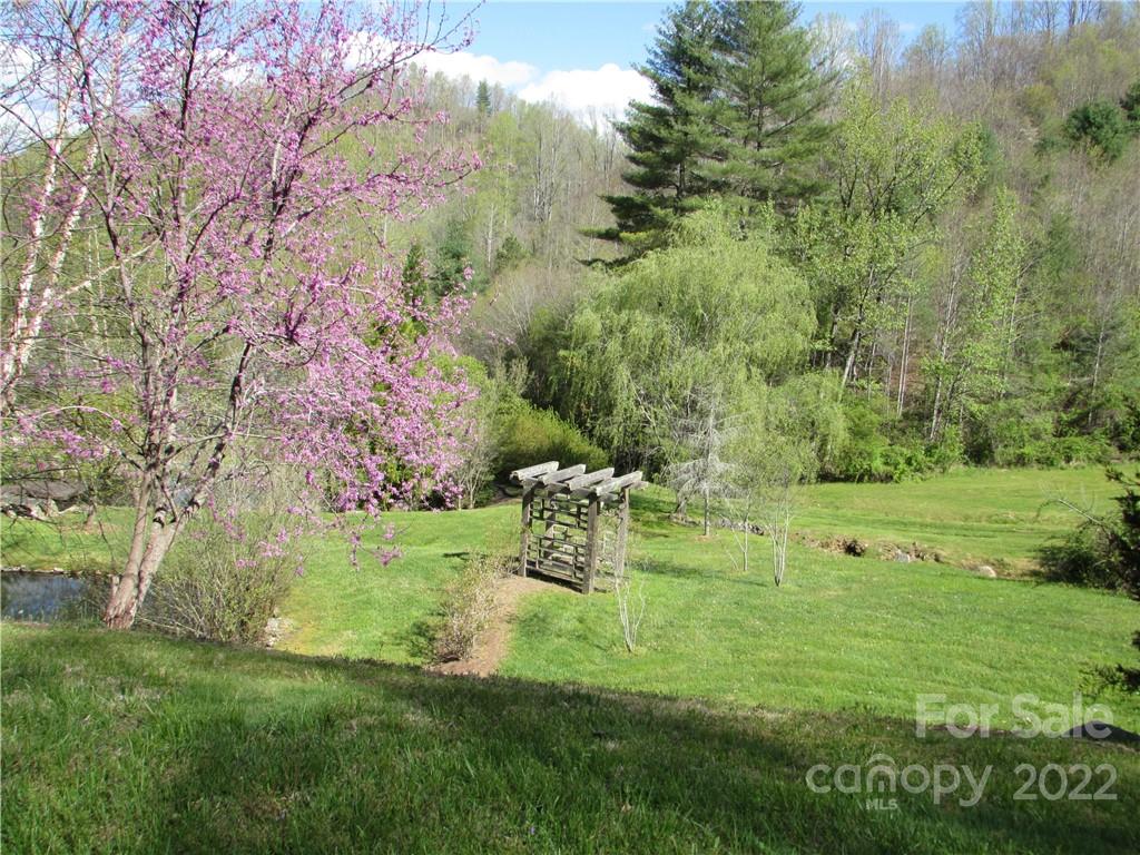 E-18 & 17 Red Wolf Run Mars Hill NC 28754