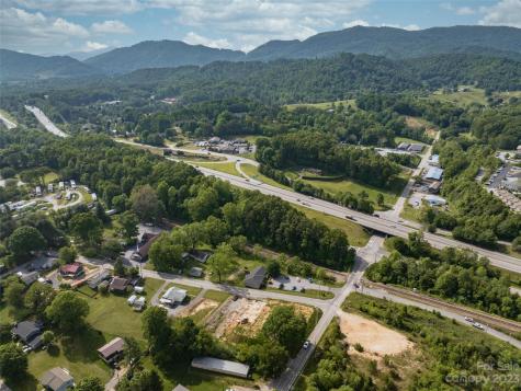 35 Lee Road Clyde NC 28721