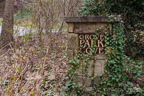 12 Grovepoint Way Asheville NC 28804