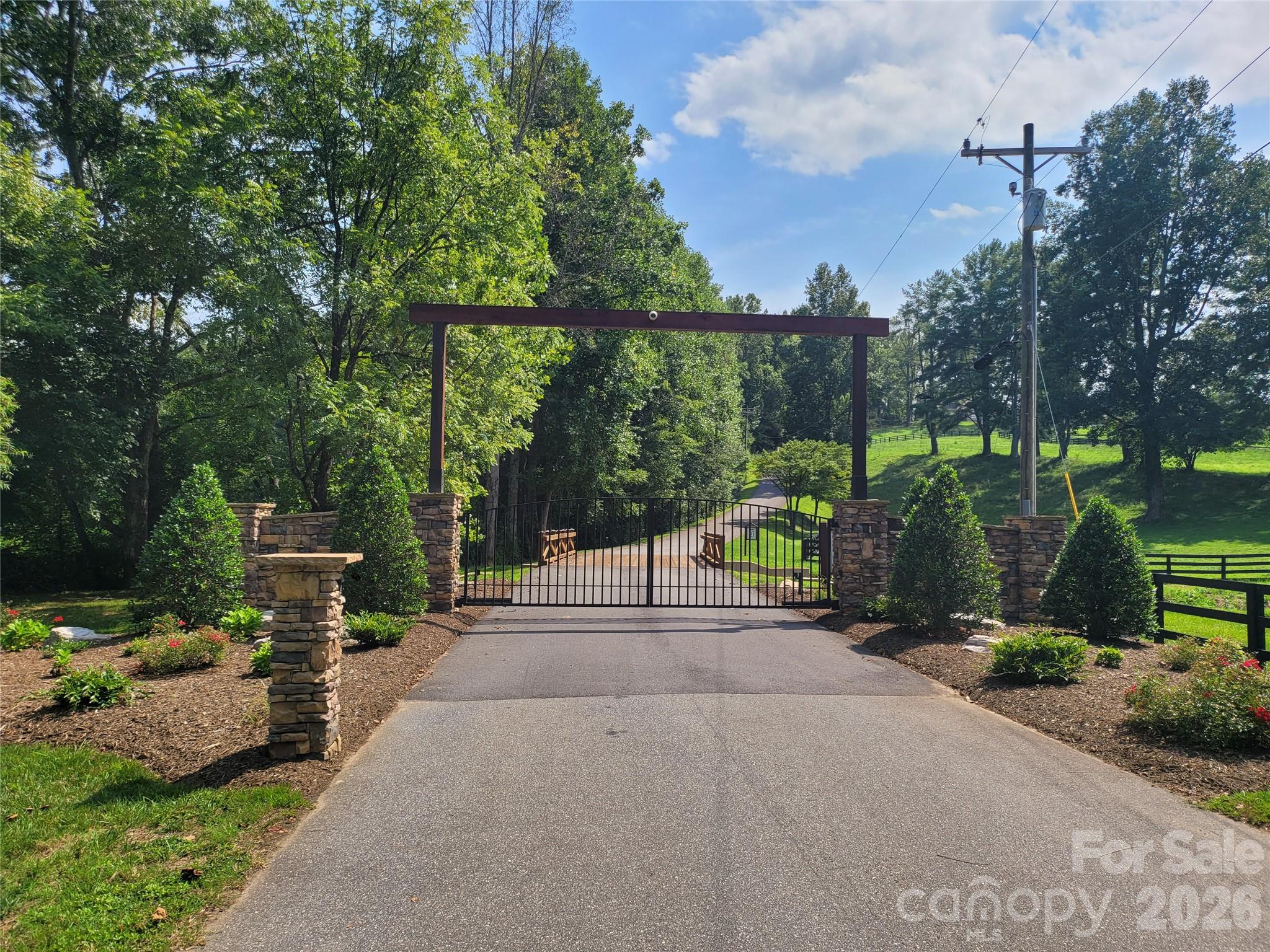 2093 Thoroughbred Way Lenoir NC 28645