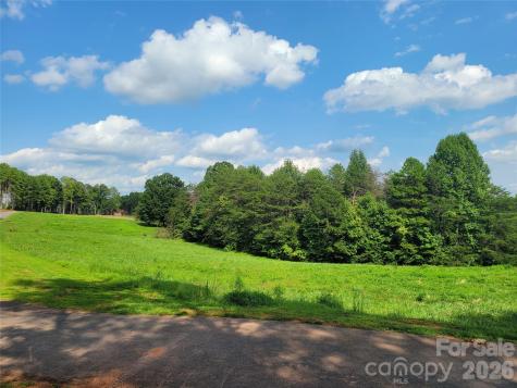 2093 Thoroughbred Way Lenoir NC 28645