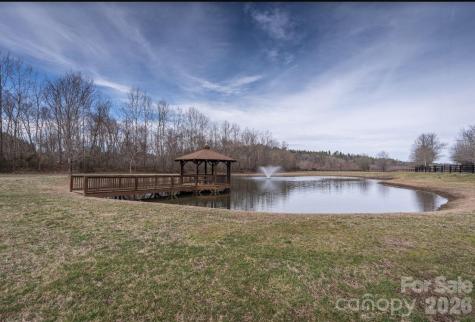 2093 Thoroughbred Way Lenoir NC 28645