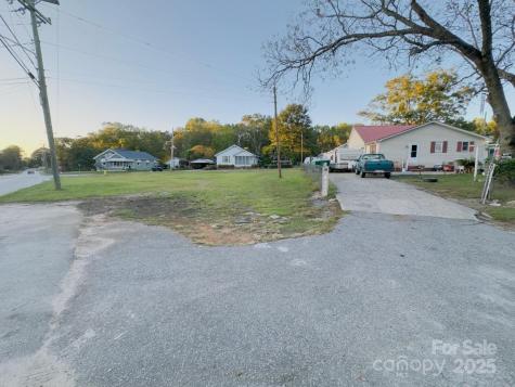 37 Rice Street Belton SC 29627