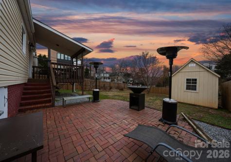 1424 Nandina Street Charlotte NC 28205